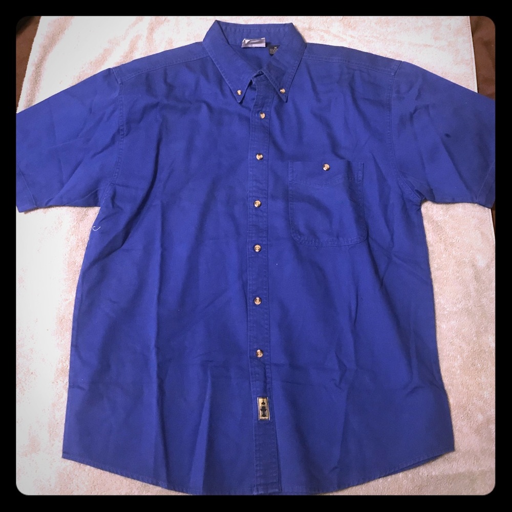 Blue Point Brand short-sleeve blue button down